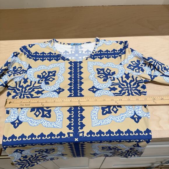 J. McLaughlin Catalina Cloth Top Women’s Size M Tan Blue Print Stretch Shirt - Picture 8 of 11